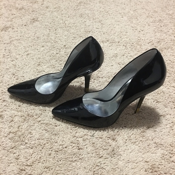 Jessica Simpson Shoes - Jessica Simpson Black Patent Pointed Heels
